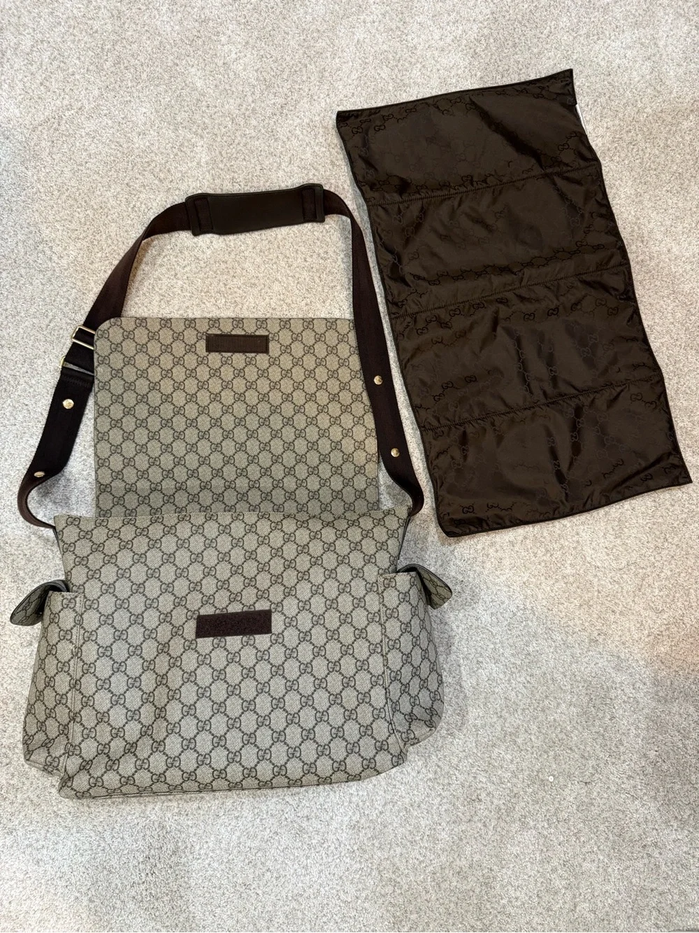 Gucci GG Canvas Messenger Bag - Beige/Grey